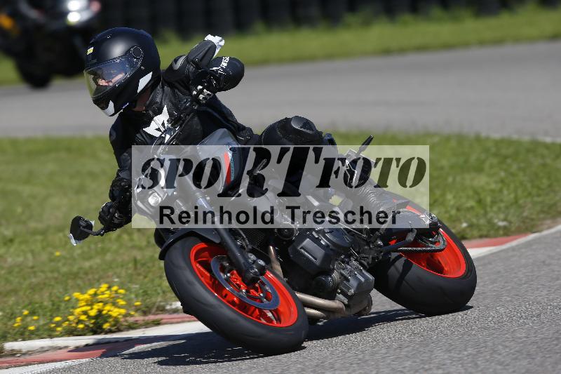 /Archiv-2024/29 12.06.2024 MOTO.CH Track Day ADR/Gruppe gelb/41